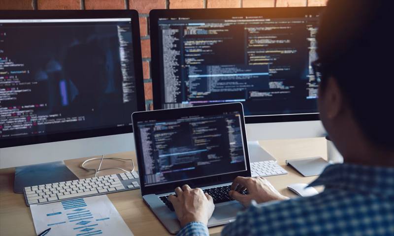 数据科学选型：R与Python如何赋能阜平县网站建设？